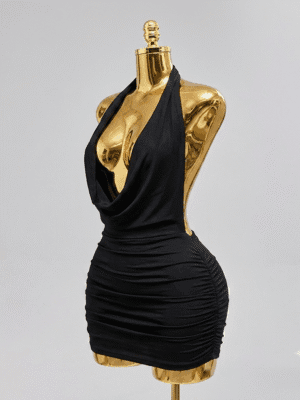 Vestido Mini Negro Fruncido con Escote Drapeado Profundo y Cuello Halter